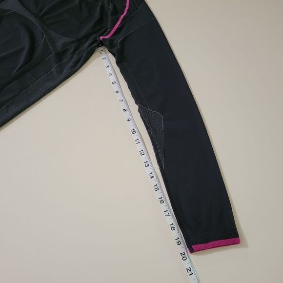 Slalom Women's Black Performance Long Sleeve Crewneck Pullover Top - Picture 6 of 11